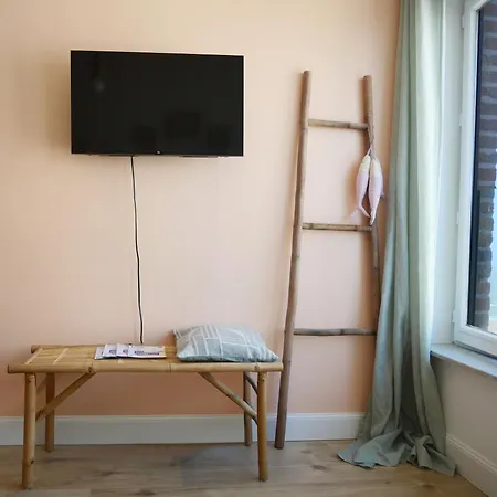 Cosy By The Sea Apartment